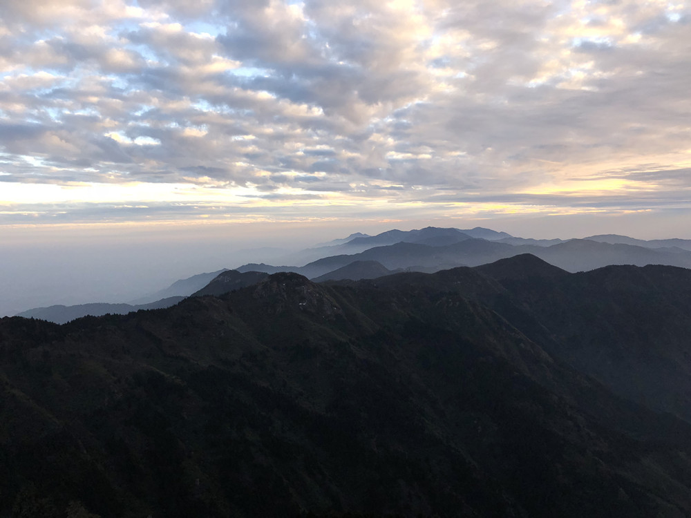 瑞泰風(fēng)團(tuán)隊(duì)觀賞南岳衡山晚霞